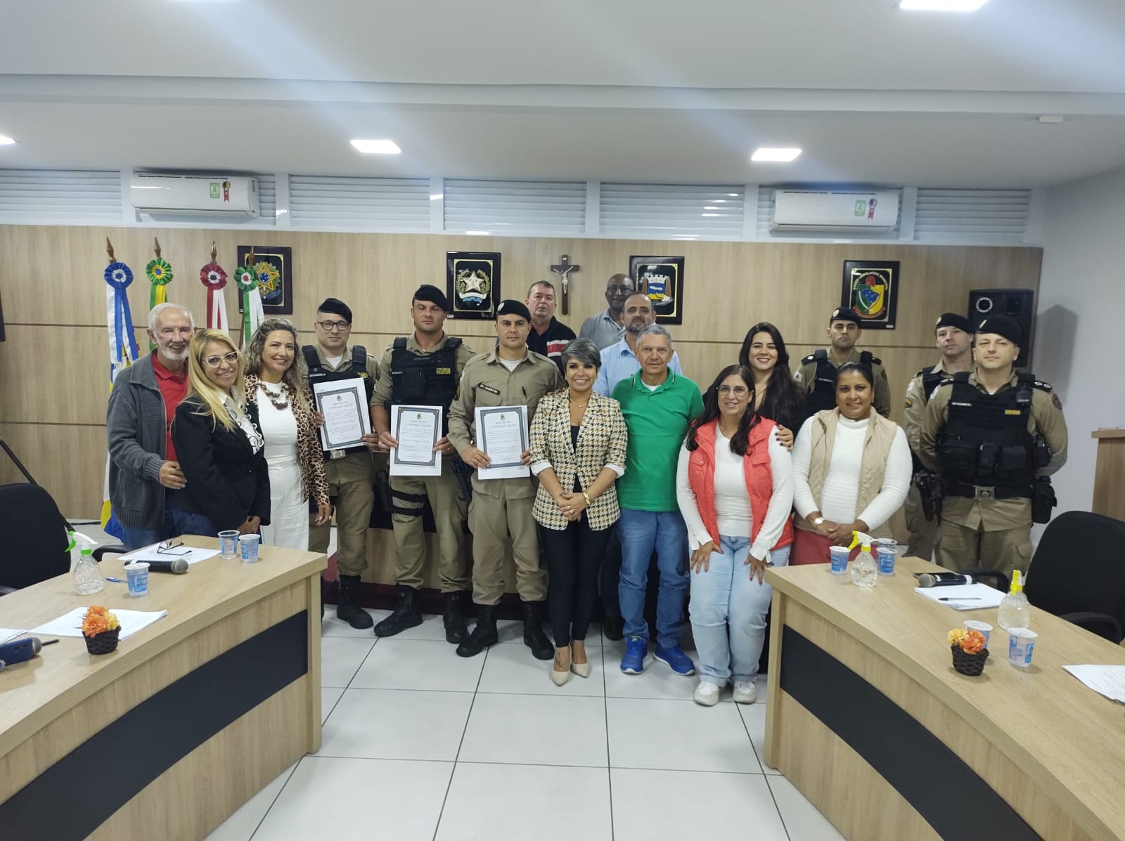 Policiais militares são homenageados na Câmara Municipal de Santos Dumont